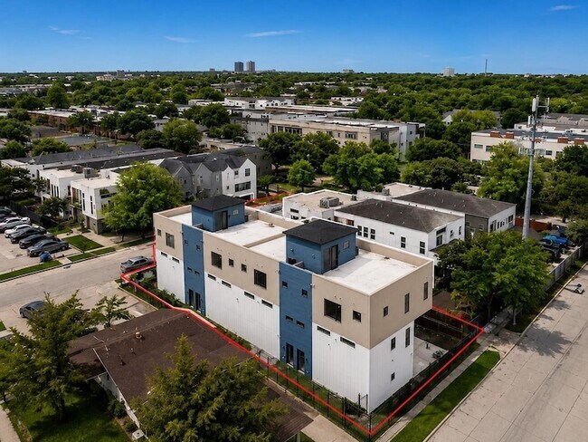 Building Photo - 1311 Madrigal Parkway