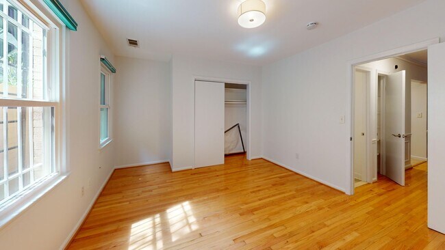 Building Photo - AMAZING Location in Dupont Circle 17th & T-One Bedroom/One Bathroom
