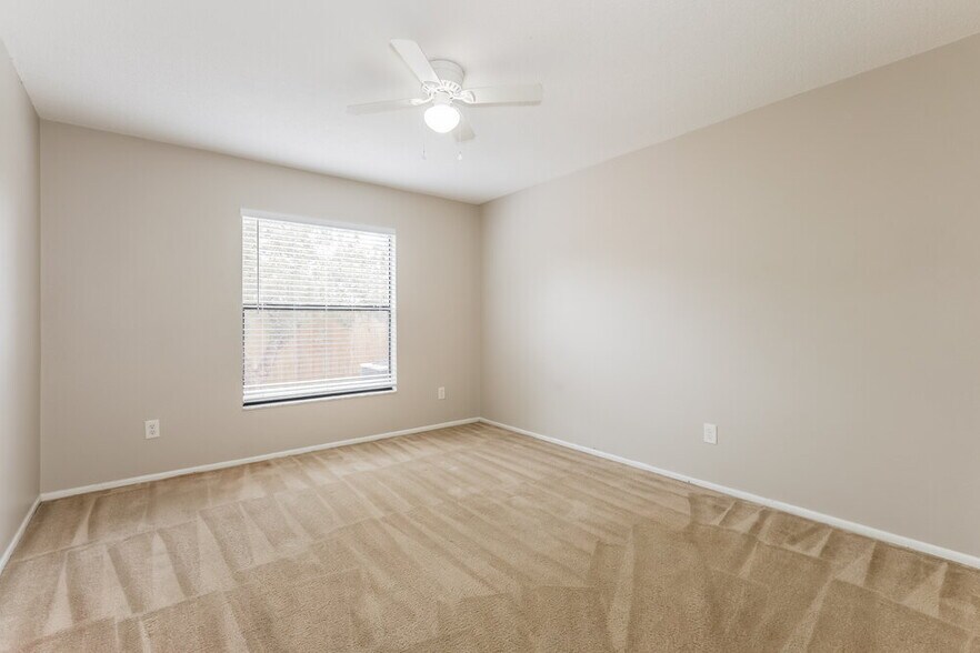 Building Photo - 11506 Smokethorn Dr