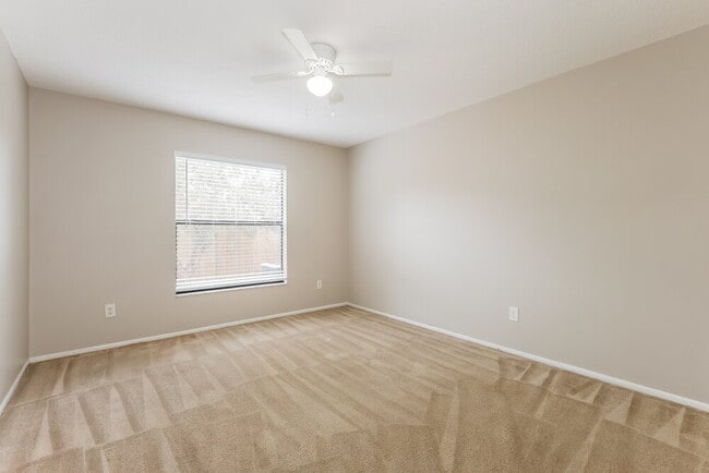 Building Photo - 11506 Smokethorn Dr