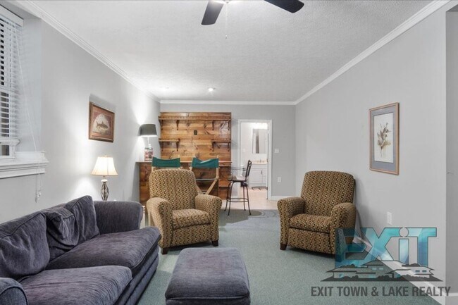 Building Photo - Lakefront Rental in Long Branch Shores