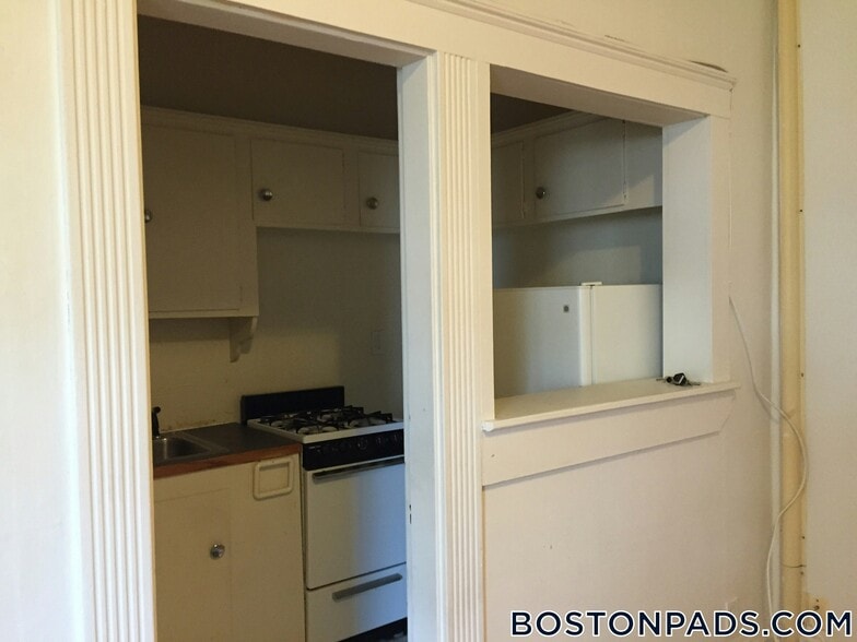 Building Photo - 1334 Commonwealth Avenue