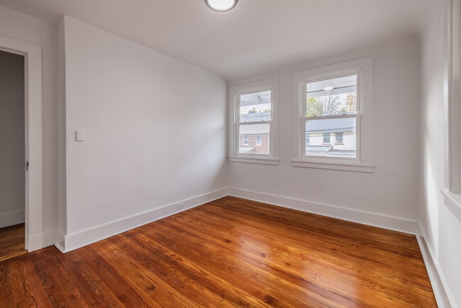 Building Photo - 400 East Ave