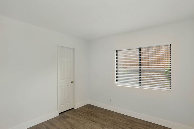 Building Photo - 4 Bed | 3 Bath | 1,979 Sq. Ft. | Stunning ...