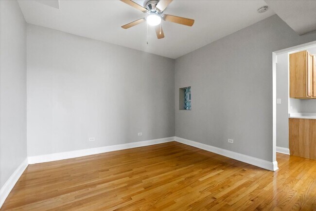 Building Photo - 1048 N Spaulding Ave