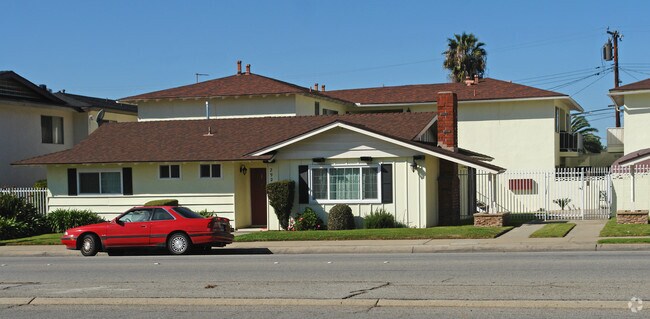Primary Photo - 2921 N garey Ave