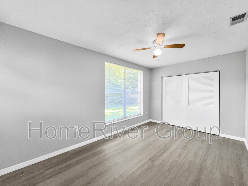 Building Photo - 928 Parkwood Dr
