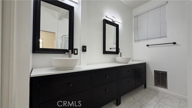 Building Photo - 624 Maertin Ln