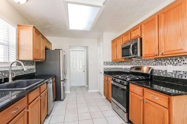 Building Photo - 3030 Hummingbird Ln