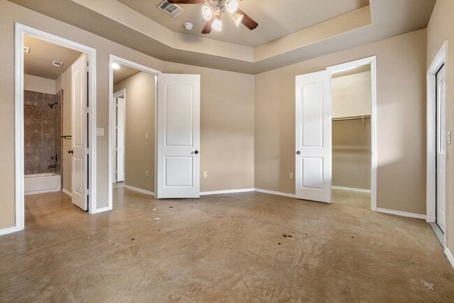 Building Photo - 216 Stone Gate Dr