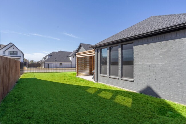 Building Photo - 6033 Strada Cv