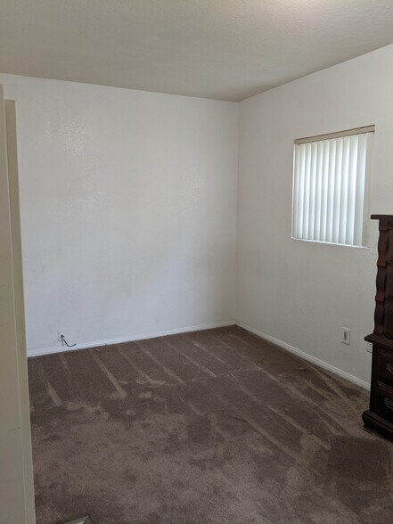 Building Photo - 2563 Pasadena Ave