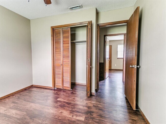 Building Photo - 1303 Homeland Ave