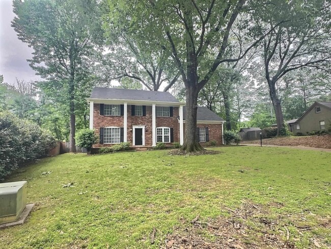 Building Photo - 1562 Holly Hill Dr