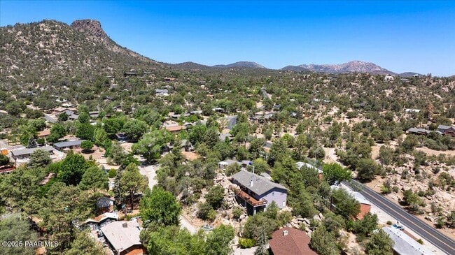 Building Photo - 1844 Foothill Dr