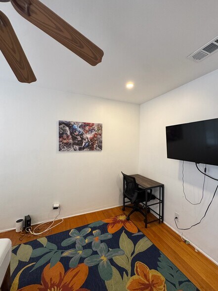 Building Photo - 3633 Lime Ave