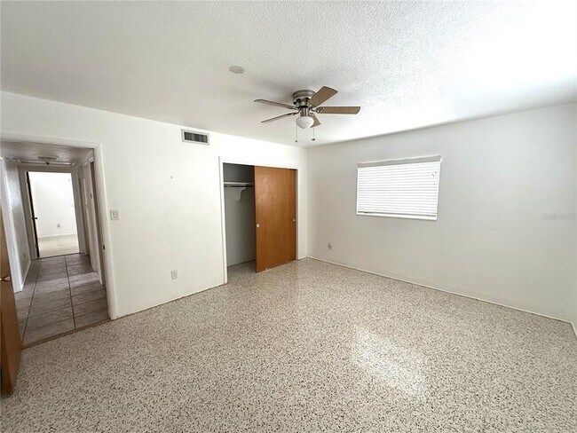 Building Photo - 2420 68th Ave S