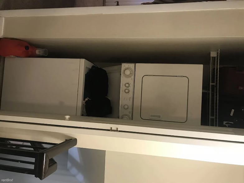 Building Photo - 256 Sunset Ct