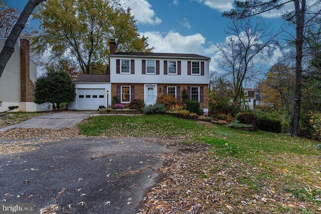 Building Photo - 6221 Wilmington Dr