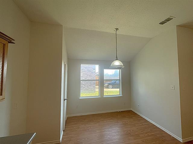 Building Photo - 1616 Logan Dr