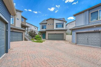 Building Photo - $2,350.00, 3 bed, 2.5 bath located in Colo...