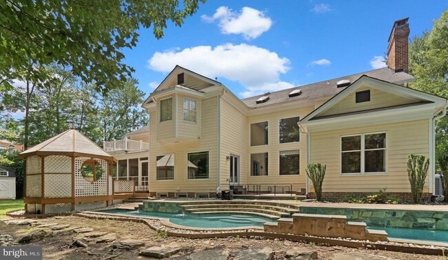 Building Photo - 1301 Daviswood Dr