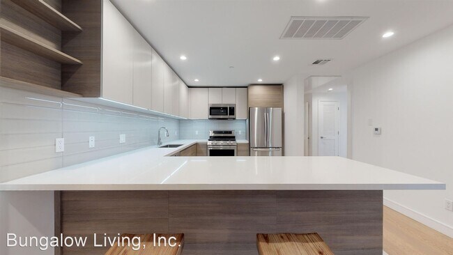 Building Photo - 5778 W Olympic Blvd
