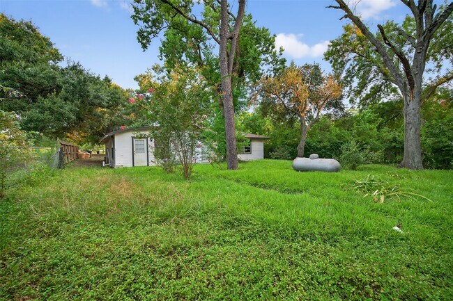 Building Photo - 3438 5th St