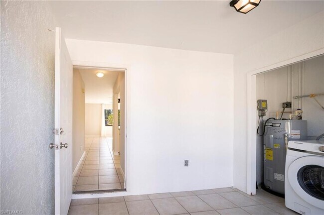 Building Photo - 3706 SE 10th Ave