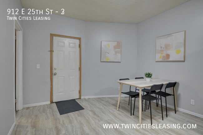 Building Photo - 912 E 25th St