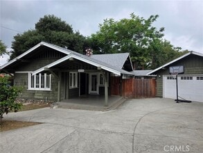 Building Photo - 2121 Garfield Ave