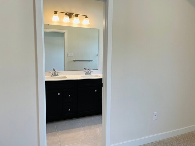 Building Photo - 507 Scarlet Maple Pl