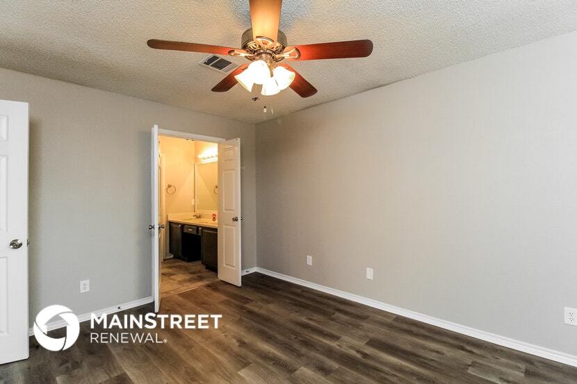 Building Photo - 6856 Driffield Cir E