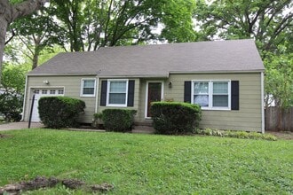 Building Photo - 2 Bedroom 1 Bath Home in Roeland Park