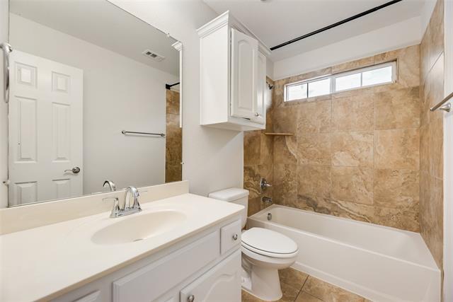 Building Photo - 1438 Wellesley Dr