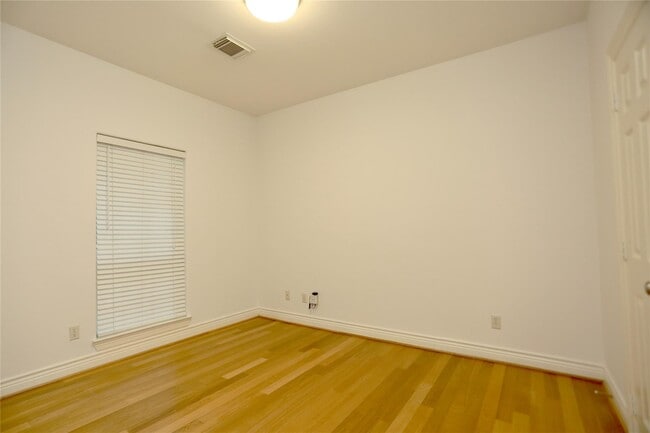 Building Photo - 1314 Birdsall St