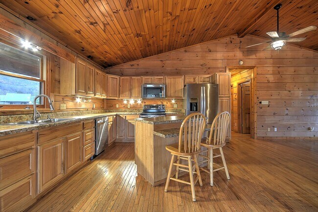 Building Photo - 13625 Horton Hwy