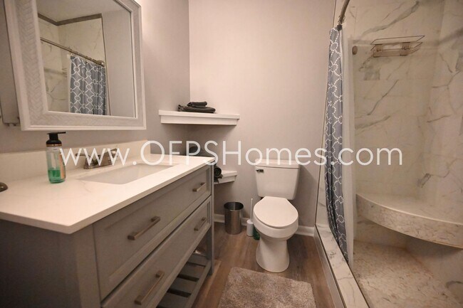 Building Photo - WaterFront, Furnished Unit in Niceville