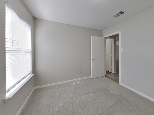 Building Photo - 21135 Wickton Ln