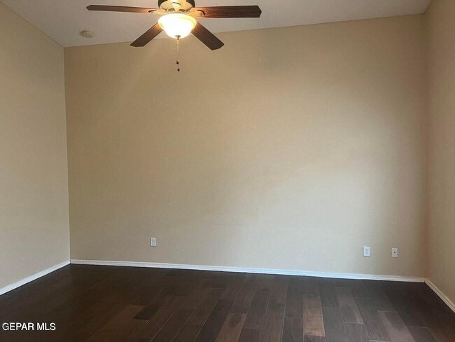 Building Photo - 7105 Falling Leaf Cir
