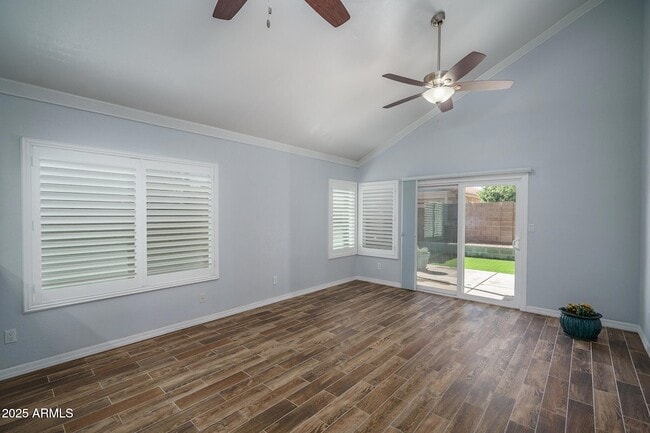 Building Photo - 6820 S Roosevelt St