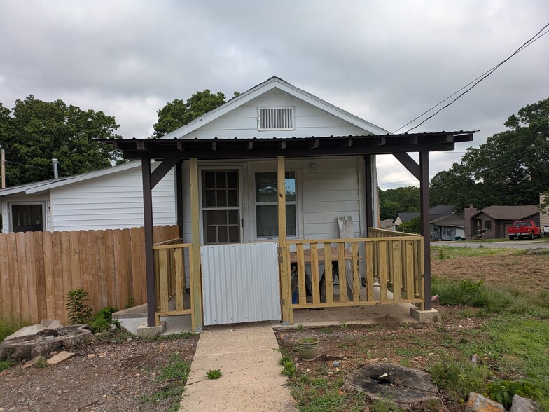 Primary Photo - 422 Gamble Rd