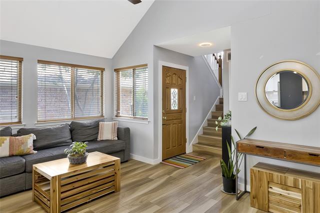 Building Photo - 2209 Walnut Grove Ln