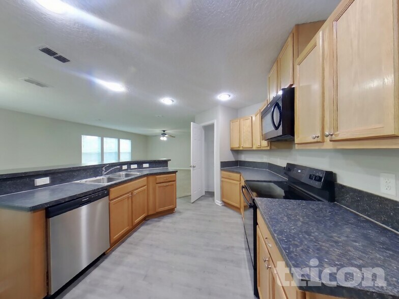 Building Photo - 12034 Alexandra Dr