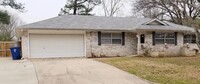 Building Photo - 111 Shamrock Dr