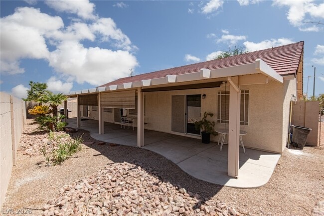 Building Photo - 327 Perry Ellis Dr