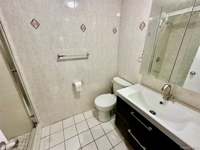Building Photo - 213-49 39th Ave