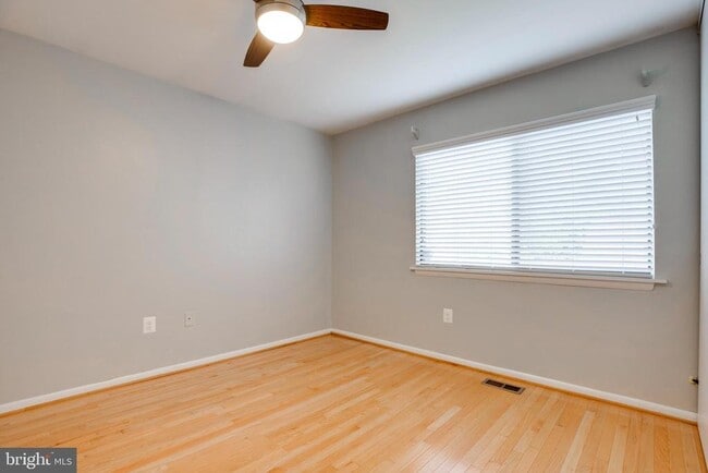 Building Photo - 10605 Summer Oak Ct