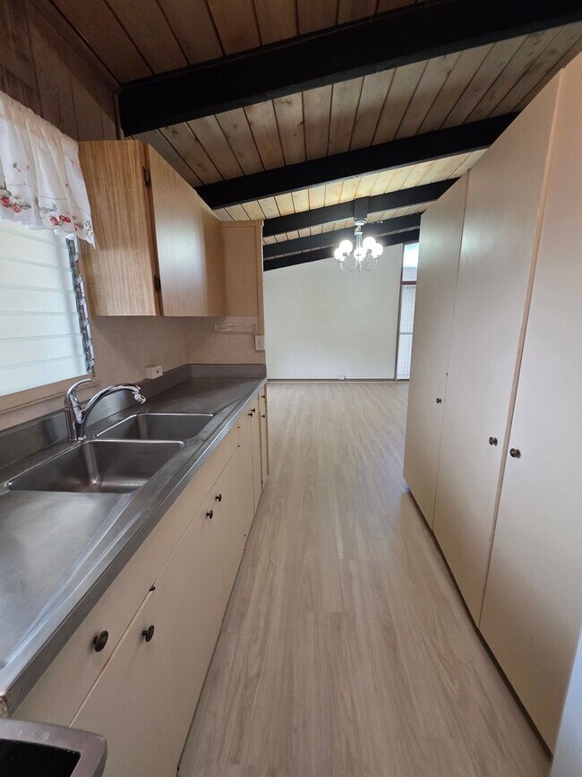 Building Photo - Peaceful Manoa - Spacious 3 bedroom, 2 bath single family home