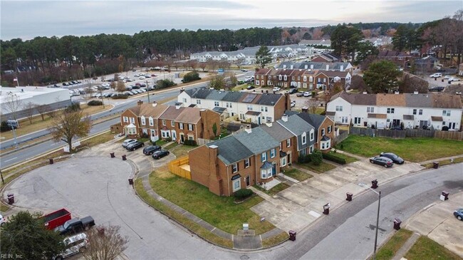 Building Photo - 725 Mill Landing Rd